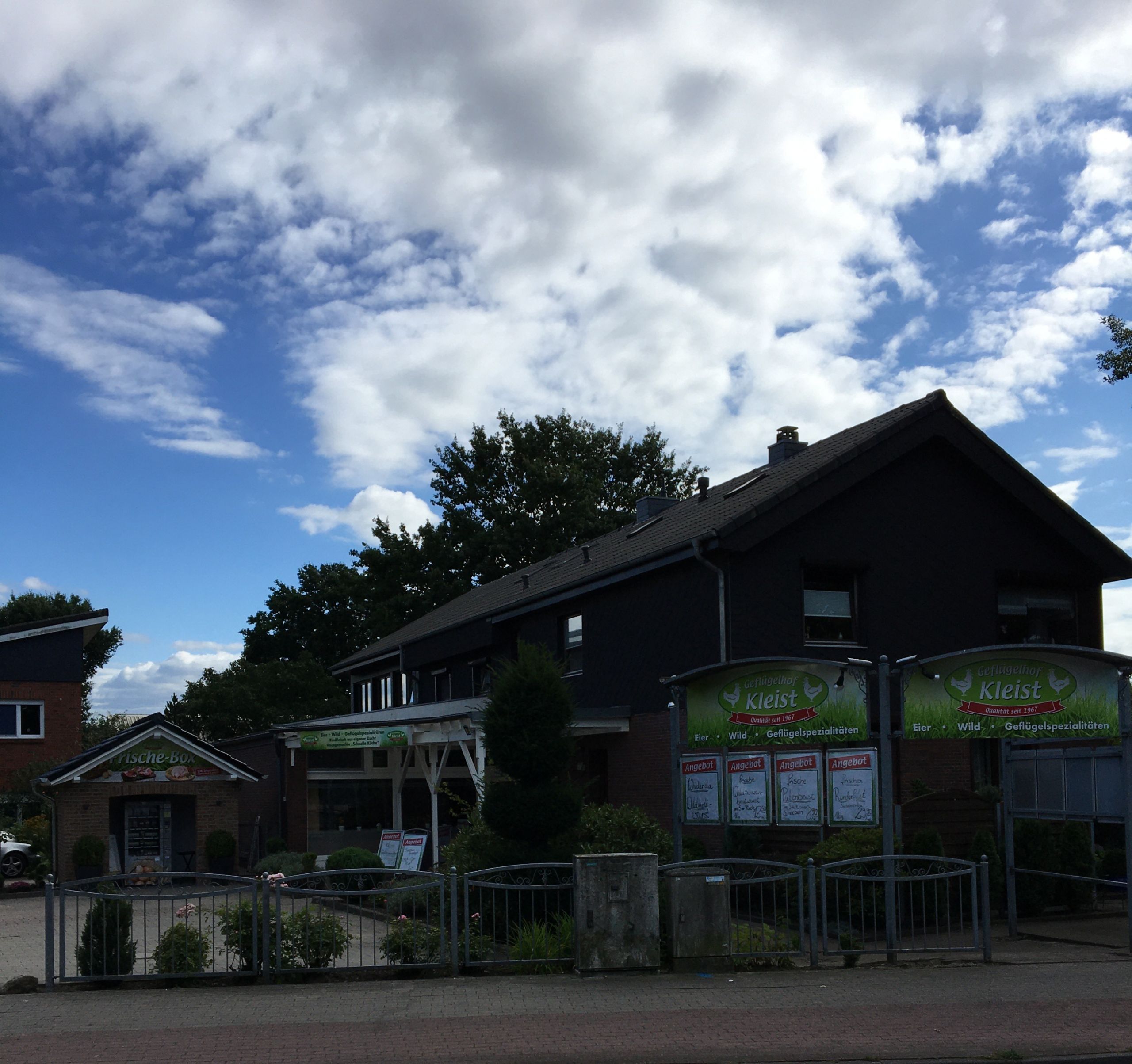 Hofladen Straßenansicht